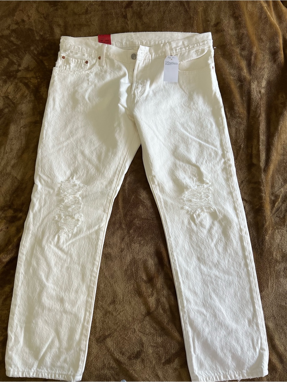 Women’s White Straight-Leg Distressed Jeans